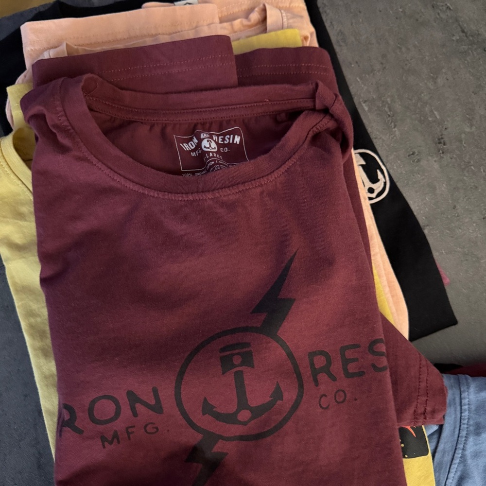 Iron & Resin Burgundy Anchor Graphic Tee